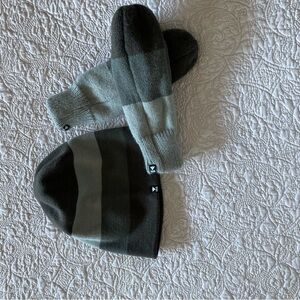 Stylish Gray Striped Beanie and Mittens
